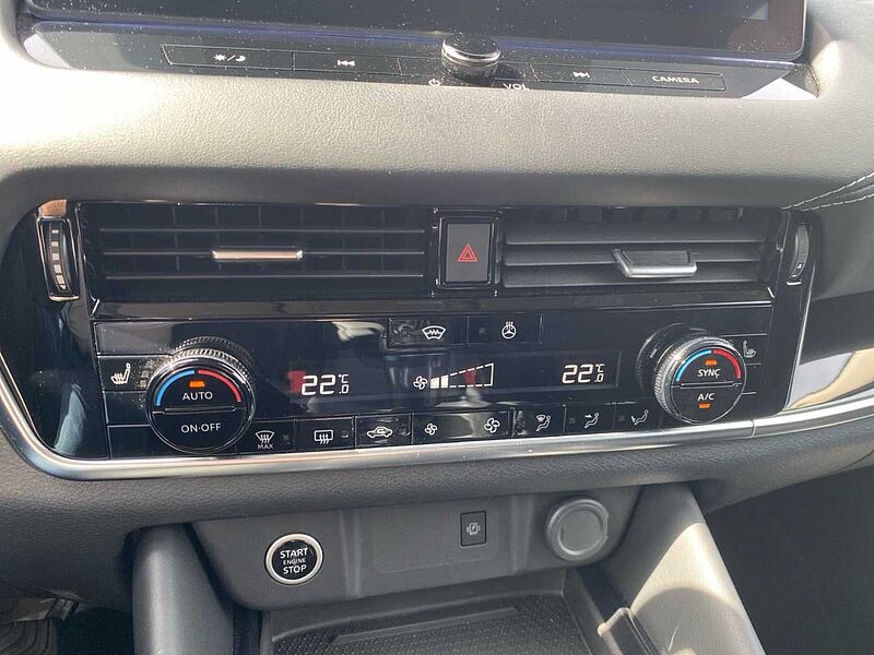 Nissan Qashqai N-Connecta Navi 360° Kamera SH FSH LRH