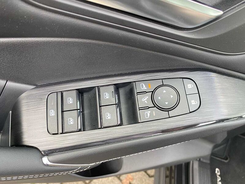 Nissan Qashqai N-Connecta Navi 360° Kamera SH FSH LRH