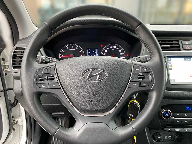 Hyundai i20 YES! Plus Navigation Allwetterreifen