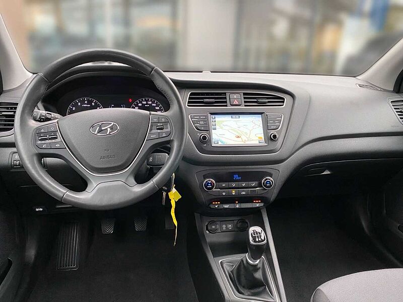 Hyundai i20 YES! Plus Navigation Allwetterreifen